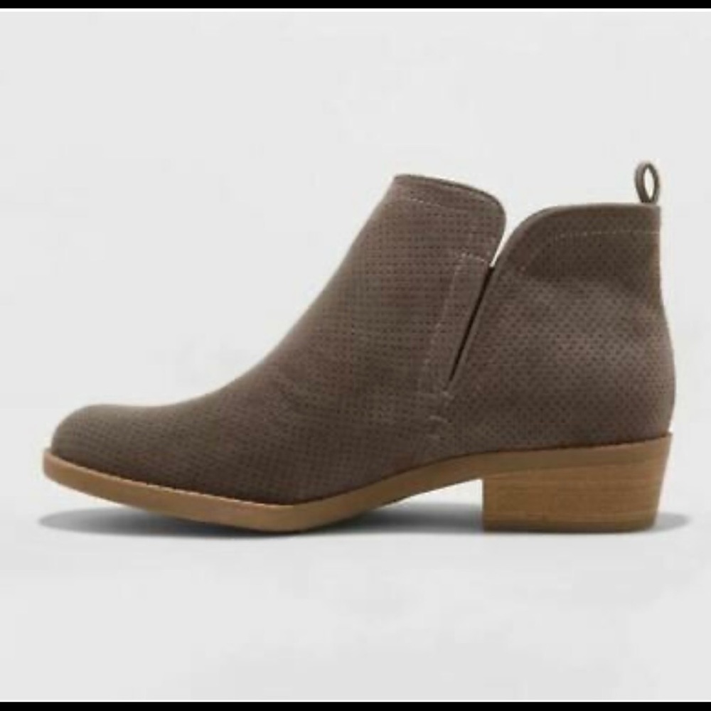 NEW / Universal Thread / Dylan / Laser-Cut Booties - Picture 9 of 9